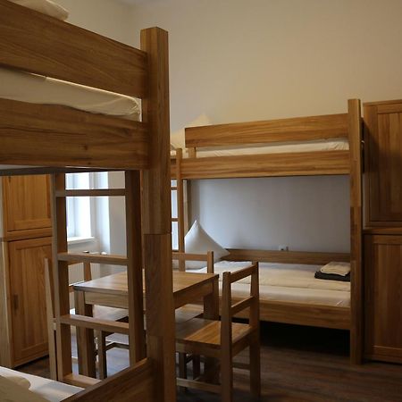 Hotel Sinos كلاغنفورت المظهر الخارجي الصورة